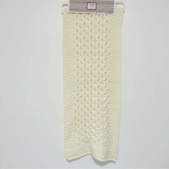 NWT Jingles & Joy Ivory Cream Knit Sweater Like Table Runner 6’ Christmas - Picture 1 of 7